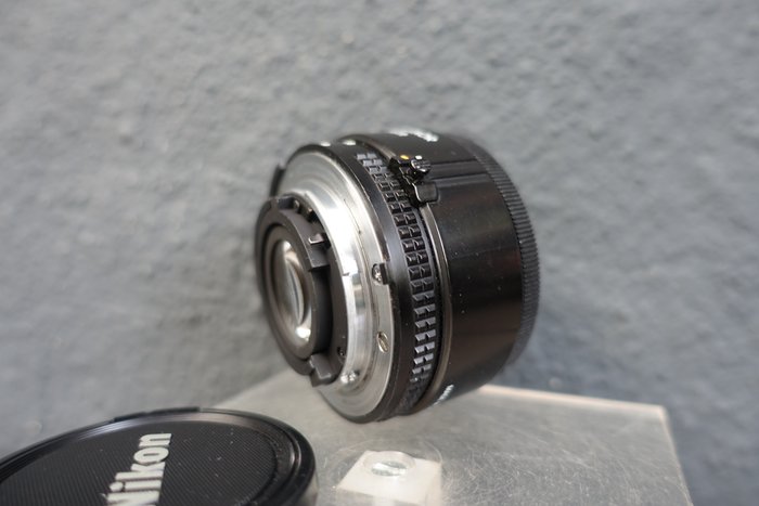 Nikon AF Nikkor 1: 1.8 objectief Zoomobjektiv