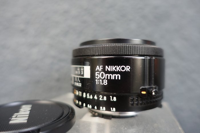 Nikon AF Nikkor 1: 1.8 objectief Zoomobjektiv