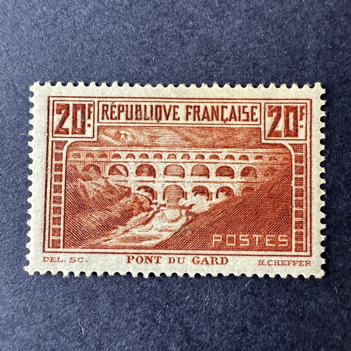 Frankrig  - Pont du Gard YT 262 type IIB i NY **