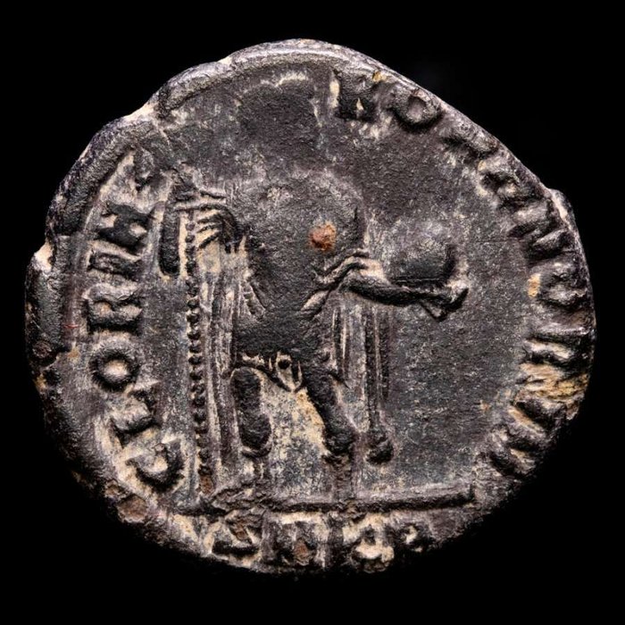 Romarriket. Theodosius I (AD 379-395). Maiorina Minted in Cyzicus, A.D. 379-383. GLORIA ROMANORVM, emperor standing left on galley  (Ingen mindstepris)