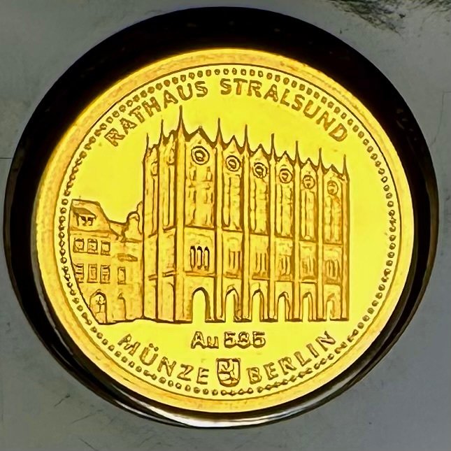 Tyskland. Gold medal 2017 Rathaus Stralsund, oro Proof  (Ingen mindstepris)