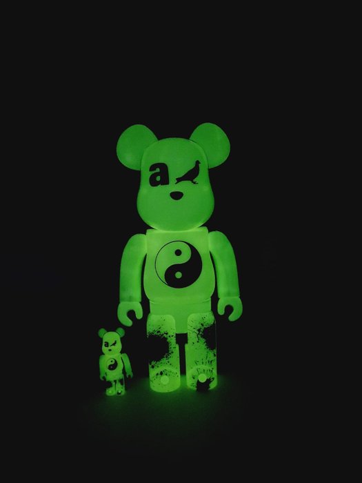 Atmos - Be@rbrick x atmos x Staple V4 400%  100% Bearbrick 2021