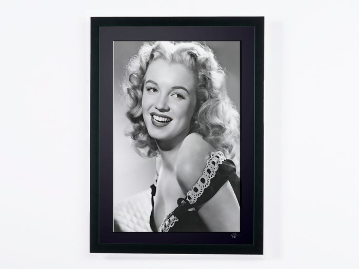 Marilyn Monroe 1948 - Fine Art Photography - Luxury Wooden Framed 70X50 cm - Limited Edition Nr 01 of 30 - Serial ID 1703 - Original Certificate (COA), Hologram Logo Editor and QR Code - 100% New items.