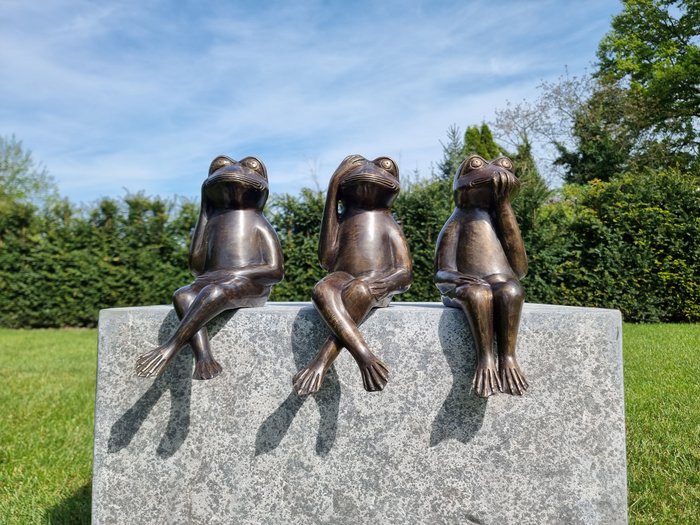 Statuette - A set of 3 jolly frogs (3) - Bronze