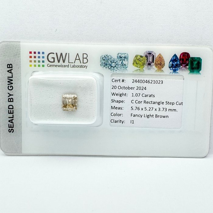 Ingen mindstepris - 1 pcs Diamant  (Naturfarvet)  - 1.07 ct - Rektangel - Fancy light Brun - I1 - Gemewizard Gemological Laboratory (GWLab)