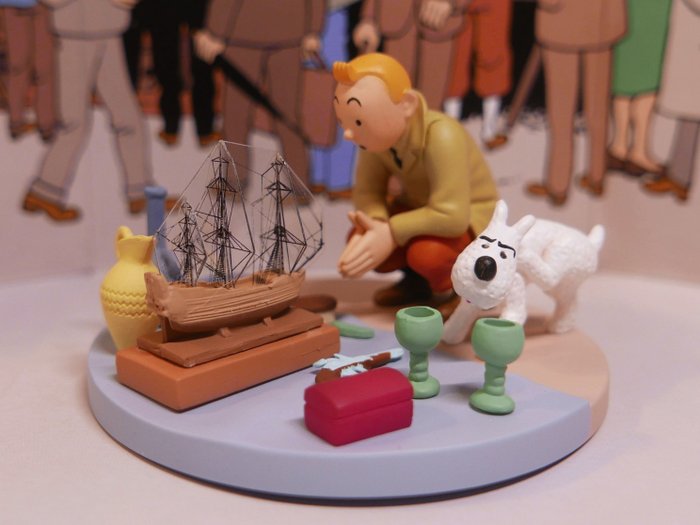 Moulinsart - Tintin - "Le Secret de La Licorne" - Tintin scène cube – Tintin et Milou au marché aux puces - Hergé