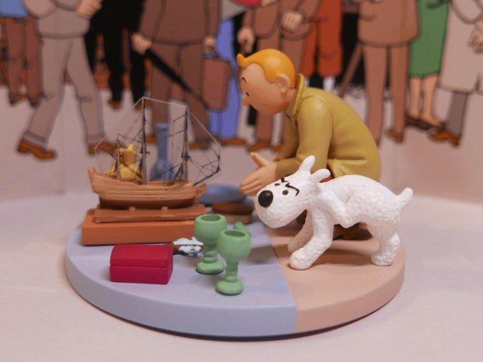 Moulinsart - Tintin - "Le Secret de La Licorne" - Tintin scène cube – Tintin et Milou au marché aux puces - Hergé