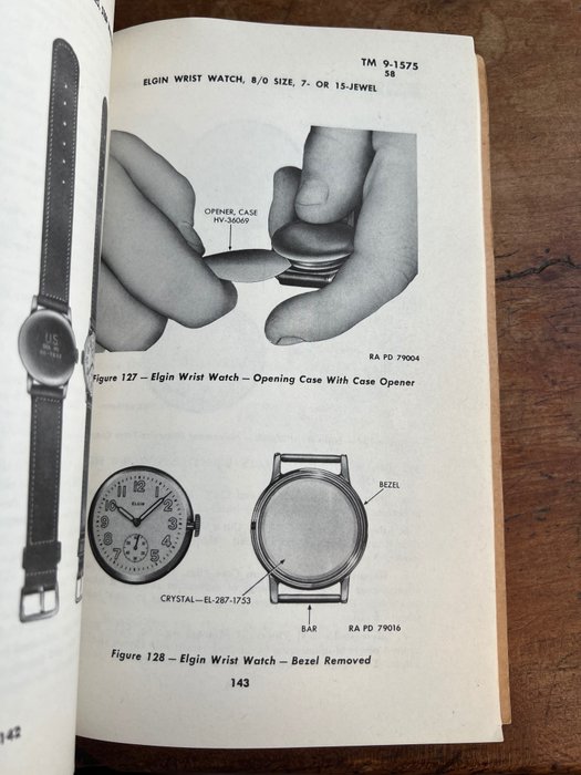 WW2 US Army Technical Manual - Military Wrist Watches, Compass, Clocks - Maintenance, repair, use - technical drawings - 1945