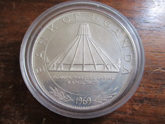 Uganda. 10 Shilings 1969 Basilica of the Uganda Martyrs, (.999) Proof  (Ingen mindstepris)