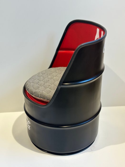 Rob VanMore - Barrel Seat Coca-Cola - 57cm