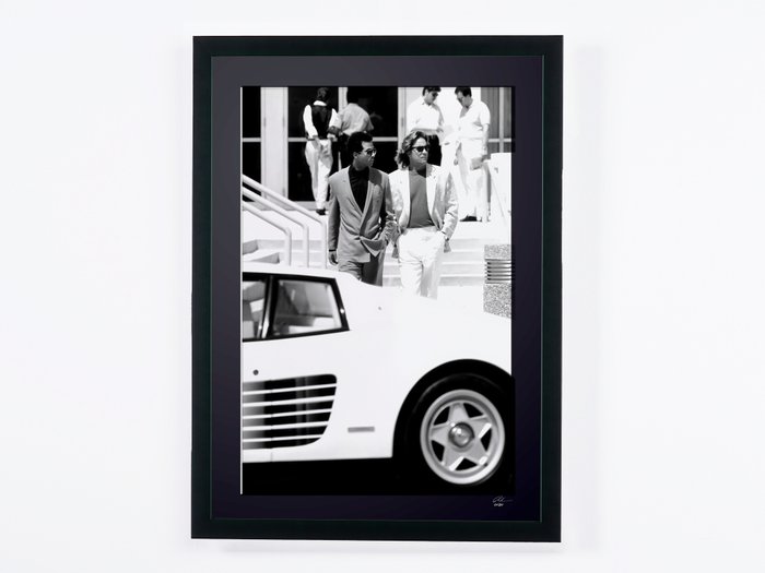 Miami Vice - Classic TV (1984–1989) - Don Johnson "Sonny Crockett"  Philip Michael Thomas "Ricardo - Fine Art Photography - Luxury Wooden Framed 70X50 cm - Limited Edition Nr 02 of 30 - Serial ID 17047 - Original Certificate (COA), Hologram Logo Editor and QR Code - 100% New items.