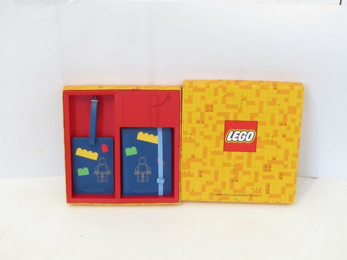 Lego - 2024 Korea exclusive luggage tag and passport holder gold membership award VIP RARE