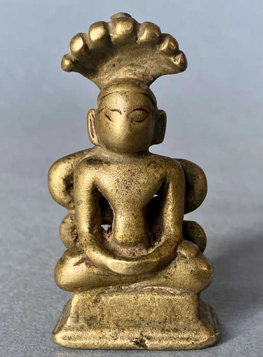 Parshvanatha, jainismens treogtyvende Tirthankara-mester - Engangs voks bronze støbning - Indien - 16. - 17. århundrede