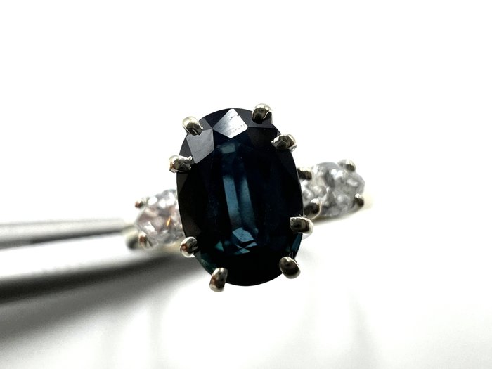 Ring - 18 kraat Hvidguld -  0.50ct. tw. Safir - Diamant