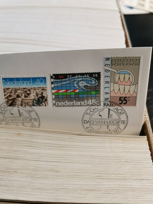 Holland  - Lager på 2000+ styk FDC i 4 æsker - E160-E176