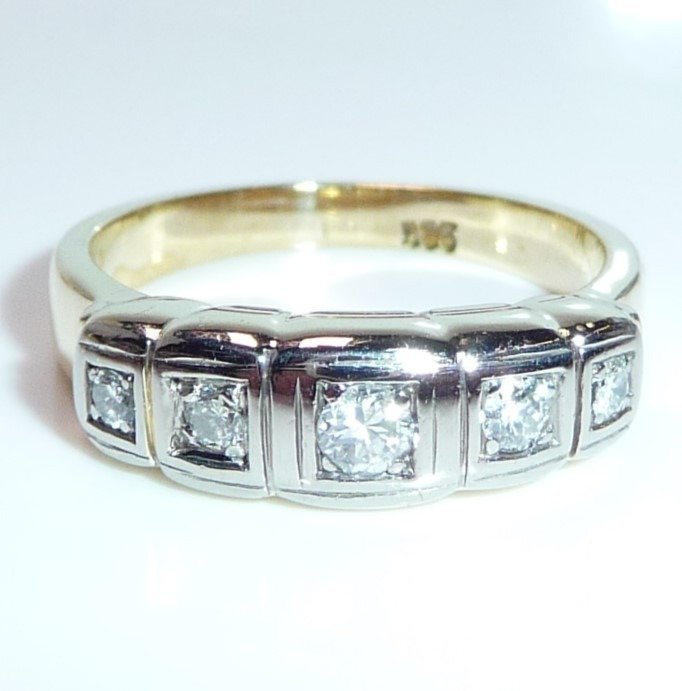 Ring - 14 karat Gulguld Hvidguld -  026ct tw Diamant (Natur)  - Gr 52 er udskiftelig