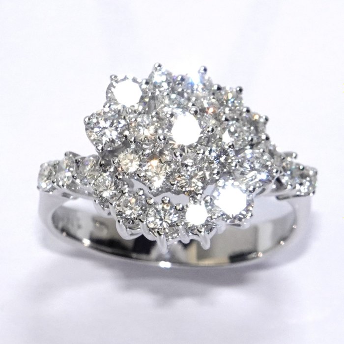 Ring - 14 karat Hvidguld -  1.36ct. tw. Diamant (Natur)