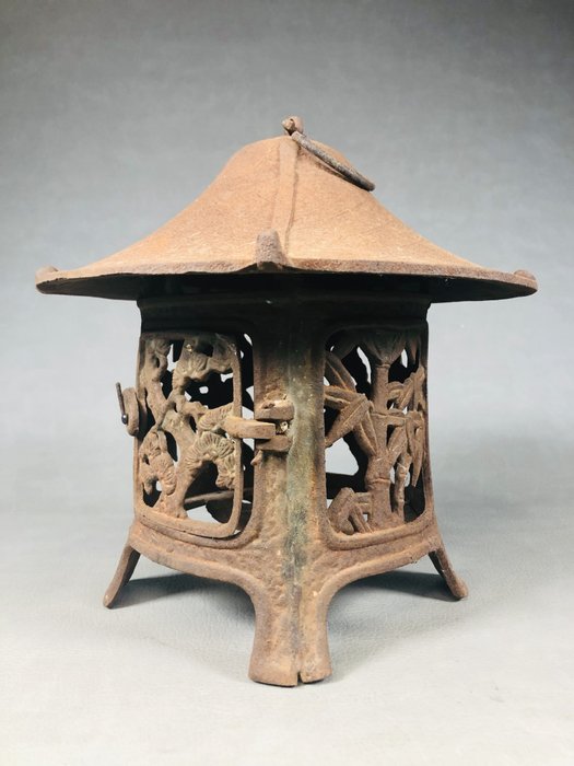 Iron Japanese Hanging Round Lantern 吊り灯篭 - Hængende lampe - Blommeblomst og bambusgittermønster - Jern