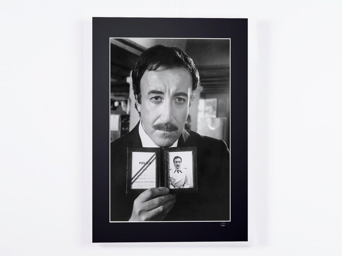 THE RETURN OF PINK PANTHER 1975 - PETER SELLERS ( 1925 - 1980 ) - Fine Art Photography - Luxury Wooden Framed 70X50 cm - Limited Edition Nr 02 of 30 - Serial ID 16817 - Original Certificate (COA), Hologram Logo Editor and QR Code