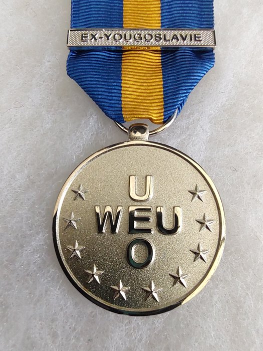 Europa - Militærmedalje - Masser af EU/Nato-medaljer