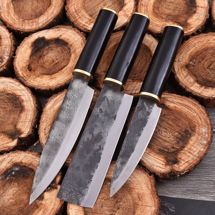 Køkkenkniv - Chef's knife - Sort g 10 og messing bolster Smedet stål - Nordamerika