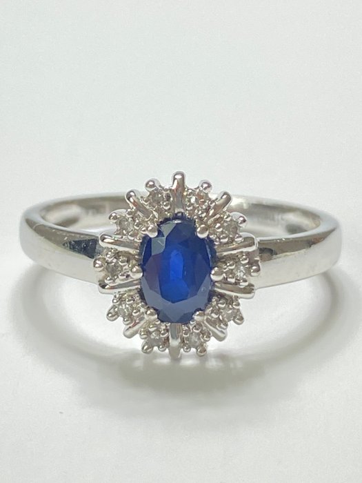 Ingen mindstepris - Ring - 18 kraat Hvidguld Safir - Diamant