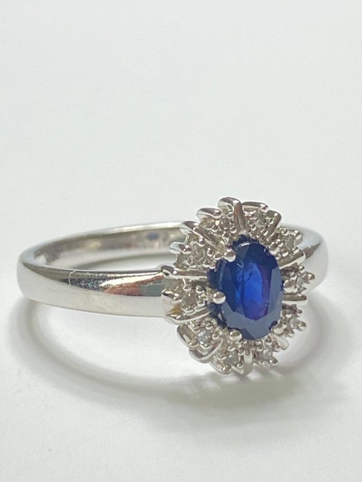 Ingen mindstepris - Ring - 18 kraat Hvidguld Safir - Diamant