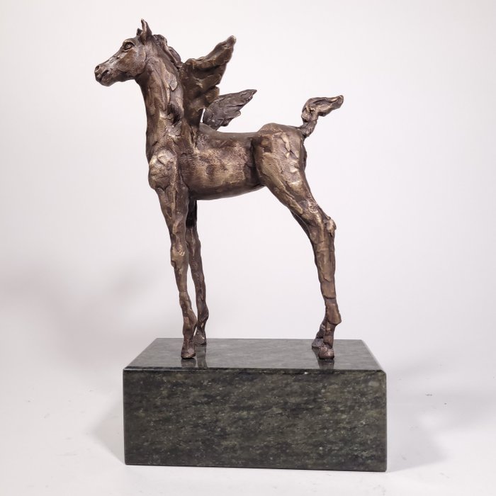 Krzysztof Brzuzan (1956) - The Pegasus (bronze)