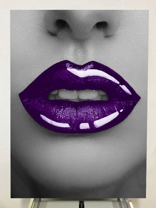 Julien Ribeaux - Violet Glossy Lips BW edition