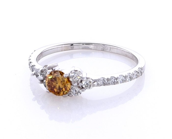 Ring - 14 karat Hvidguld -  086ct tw Diamant (Naturfarvet) - Diamant