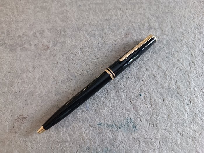 Montblanc - Bolígrafo Montblanc Classic de resina negra - Pen