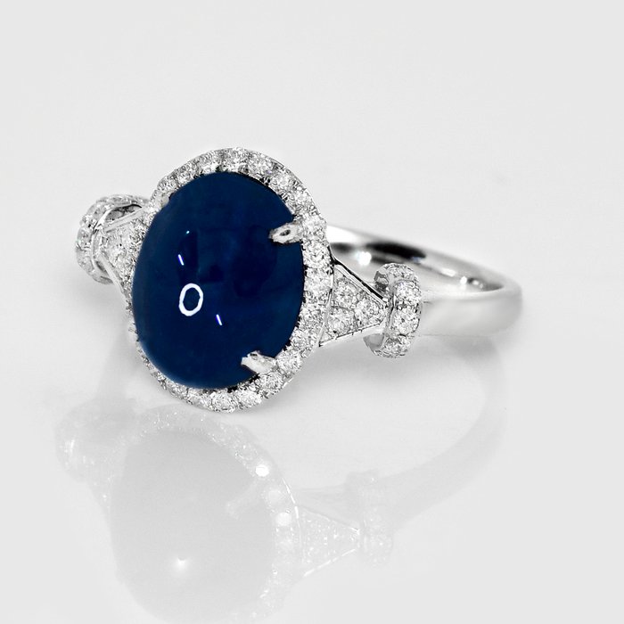 Ingen mindstepris - Ring - 14 karat Hvidguld -  6.01ct. tw. Safir - Diamant - IGI 5,73 ct Deep Blue