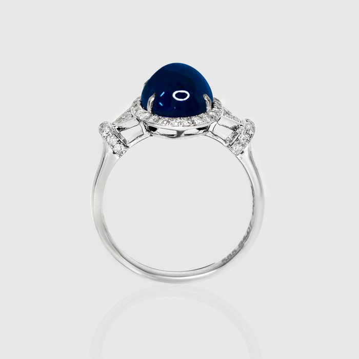 Ingen mindstepris - Ring - 14 karat Hvidguld -  6.01ct. tw. Safir - Diamant - IGI 5,73 ct Deep Blue