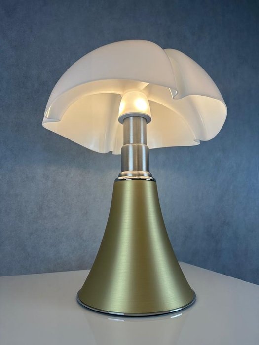 Martinelli Luce - - Gae Aulenti - Pipistrello 620 - Bordlampe - Aluminium, Stål