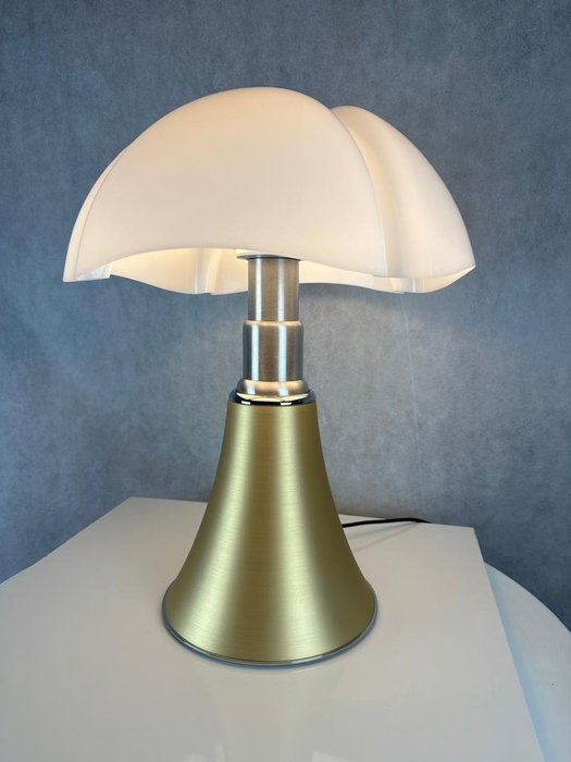 Martinelli Luce - - Gae Aulenti - Pipistrello 620 - Bordlampe - Aluminium, Stål