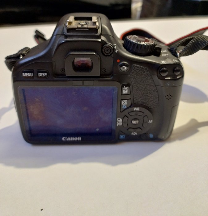 Canon EOS 550D + EF-S 18-55 III Digitalt refleks kamera (DSLR)