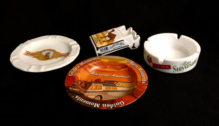 Askebæger  (4) - . A collection - set of four vintage , tobacco , advertising ashtrays from different  famous brands. - Aluminium, Porcelæn