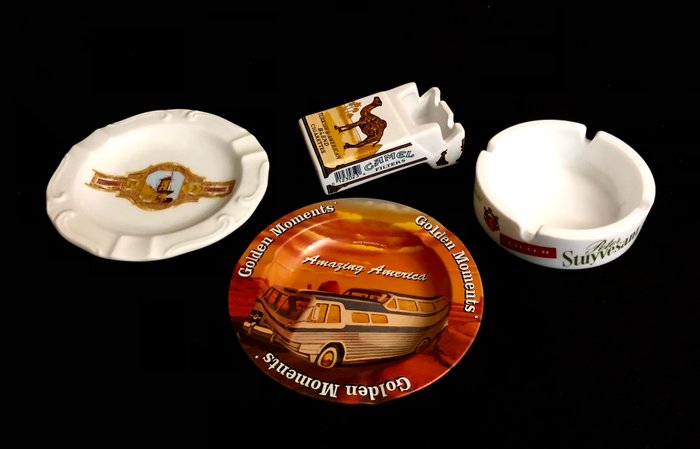 Askebæger  (4) - . A collection - set of four vintage , tobacco , advertising ashtrays from different  famous brands. - Aluminium, Porcelæn