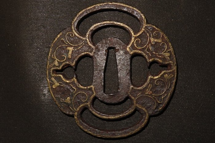 Katana - Smedet jern - Heianjyo Sukashi Daisho Tsuba : C4-574 - Japan - Edo-perioden (1600-1868)