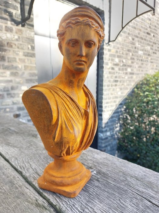 Statue, Bust of Greek goddess - Artemis - 30 cm - Støbejern