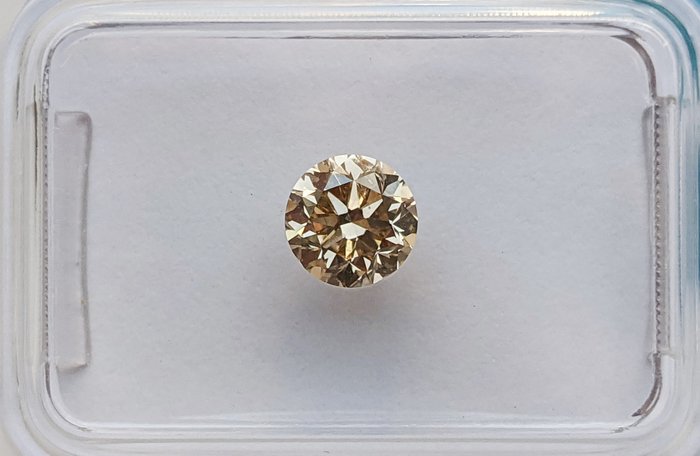 Ingen mindstepris - 1 pcs Diamant  (Naturfarvet)  - 0.65 ct - Rund - Fancy Brun - SI1 - International Gemological Institute (IGI)