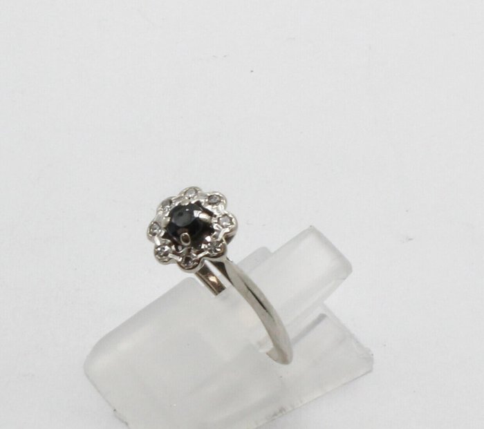 Ingen mindstepris - Ring - 18 kraat Hvidguld Safir - Diamant