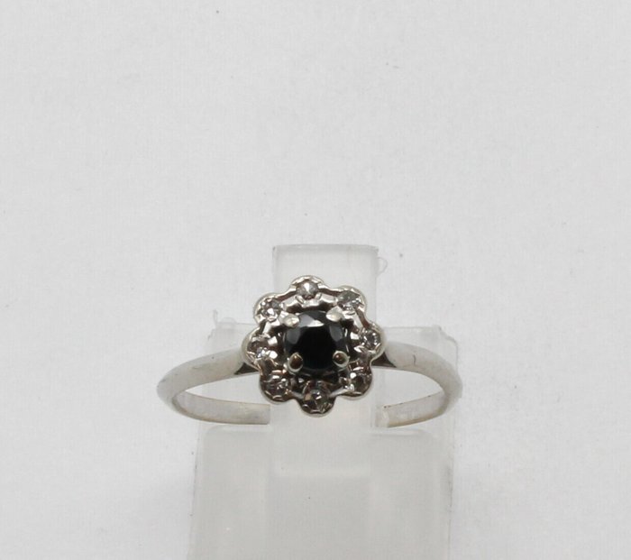 Ingen mindstepris - Ring - 18 kraat Hvidguld Safir - Diamant