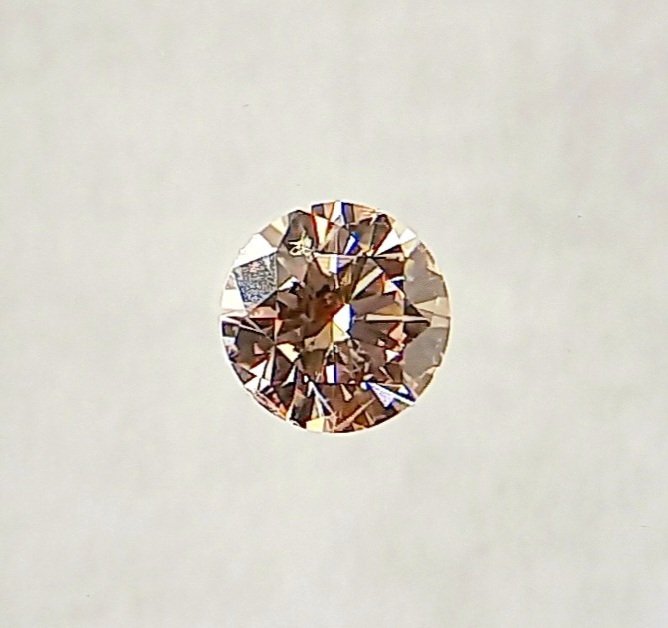 Ingen mindstepris - 1 pcs Diamant  (Naturfarvet)  - 0.14 ct - Rund - Fancy Brunlig Lyserød - SI2 - International Gemological Institute (IGI)