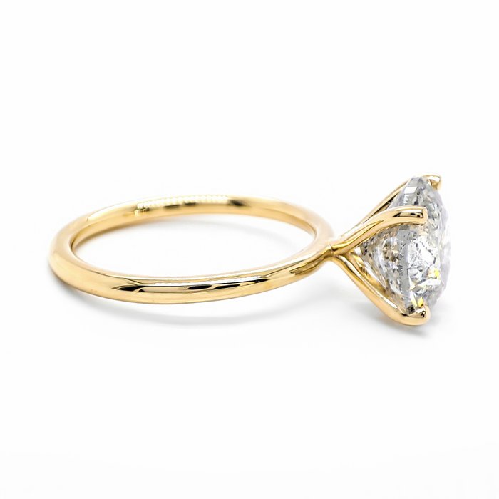 Ring - 14 karat Gulguld -  4.01ct. tw. Diamant (Natur)