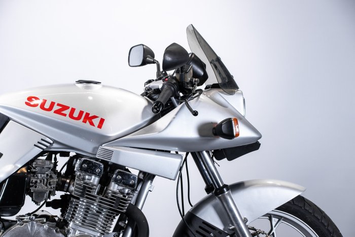 Suzuki - Katana - 1100 cc - 1983