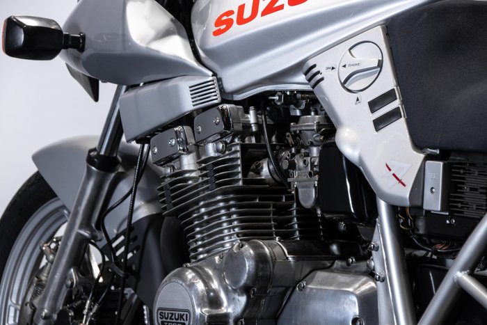 Suzuki - Katana - 1100 cc - 1983