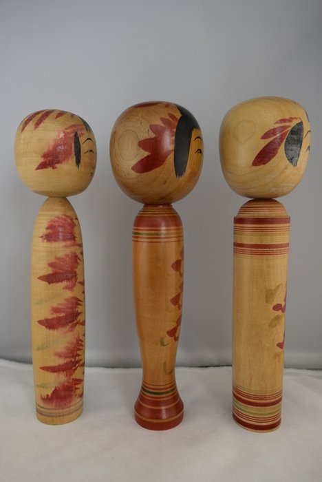 Tre Kokeshi dukker - Træ - Old Kokeshi made by Ooba Kamenoshin and others - Japan - Shōwa-periode (1926-1989)