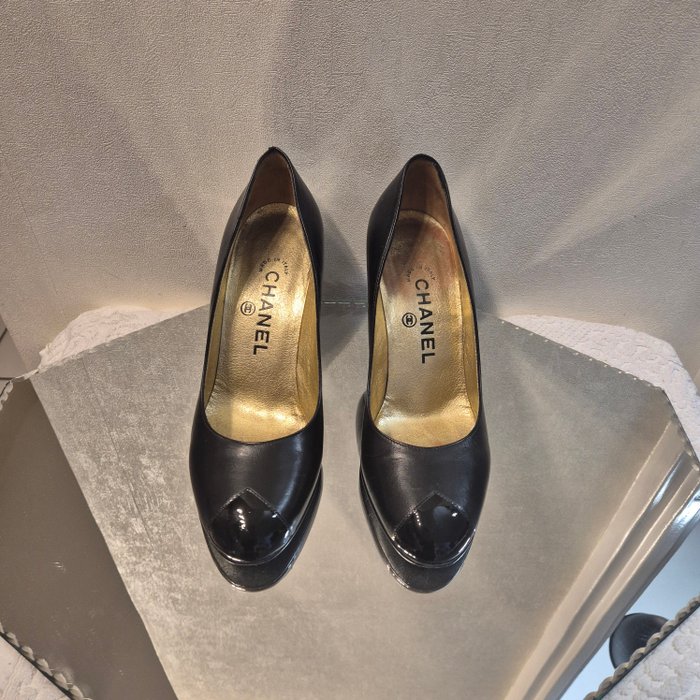 Chanel - Pumps - Størelse: Shoes / EU 37