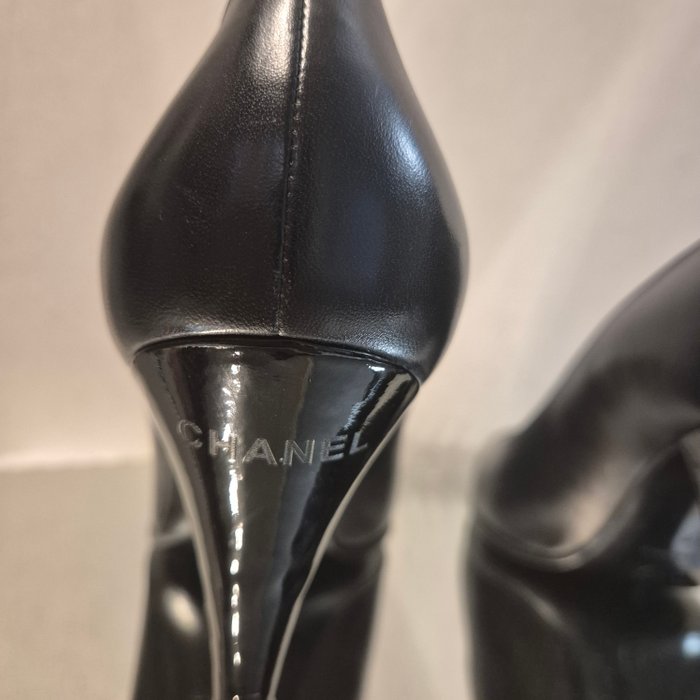 Chanel - Pumps - Størelse: Shoes / EU 37